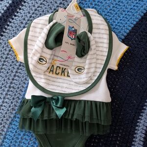 NFL Green Bay Packers Baby Bib and Bodysuit Set - Green and White NEWBORN